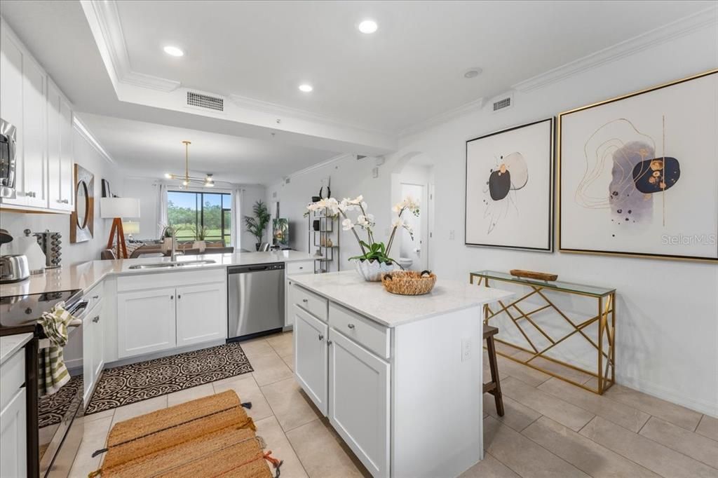 Active With Contract: $279,000 (2 beds, 2 baths, 1121 Square Feet)