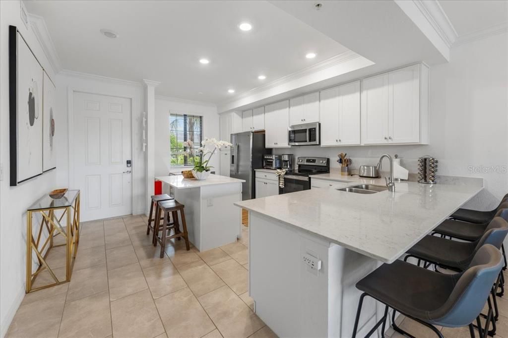 Active With Contract: $279,000 (2 beds, 2 baths, 1121 Square Feet)