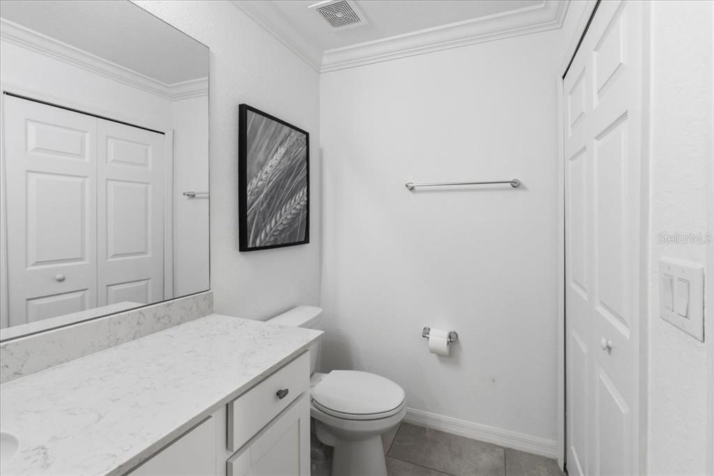 Active With Contract: $279,000 (2 beds, 2 baths, 1121 Square Feet)