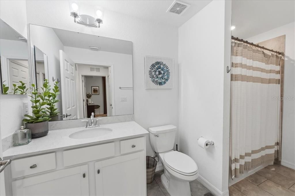 Active With Contract: $279,000 (2 beds, 2 baths, 1121 Square Feet)
