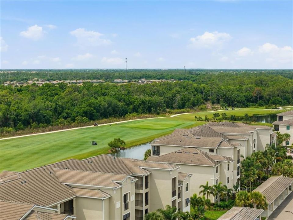 Active With Contract: $279,000 (2 beds, 2 baths, 1121 Square Feet)