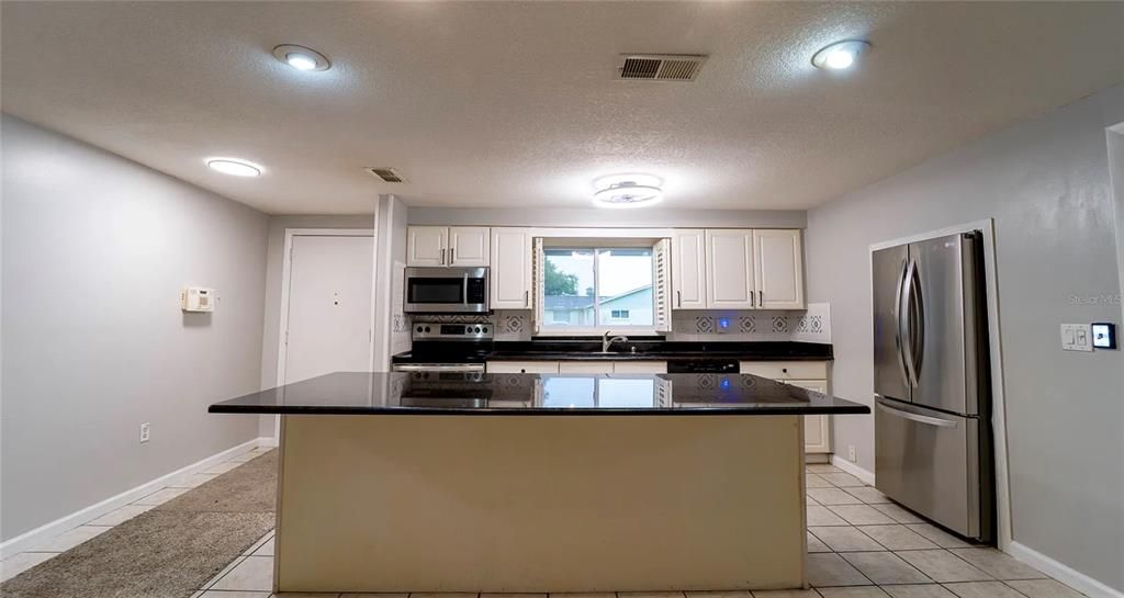 For Rent: $1,800 (3 beds, 2 baths, 1344 Square Feet)