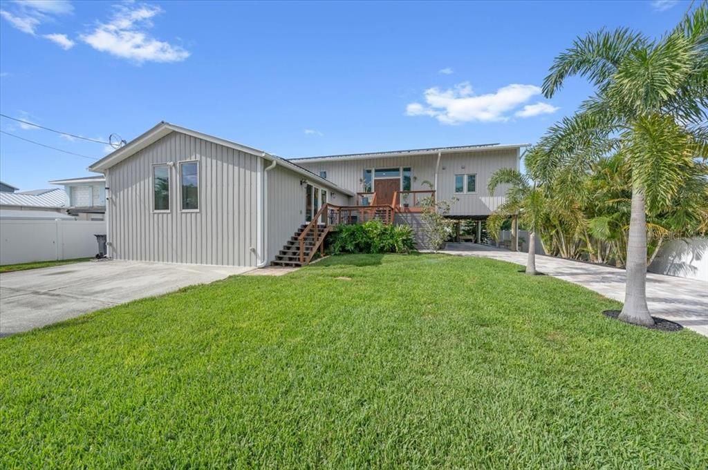 For Sale: $1,299,000 (4 beds, 3 baths, 3240 Square Feet)