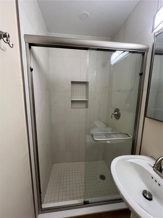Activo con contrato: $1,575 (2 camas, 2 baños, 1361 Pies cuadrados)