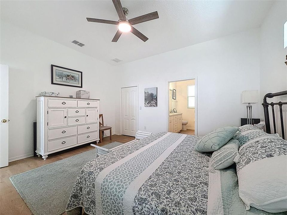 Active With Contract: $315,000 (3 beds, 2 baths, 1854 Square Feet)