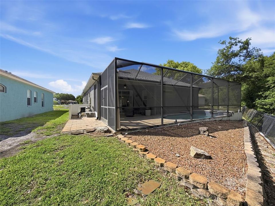 Active With Contract: $315,000 (3 beds, 2 baths, 1854 Square Feet)