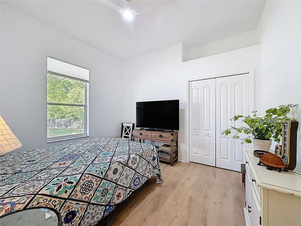 Active With Contract: $315,000 (3 beds, 2 baths, 1854 Square Feet)
