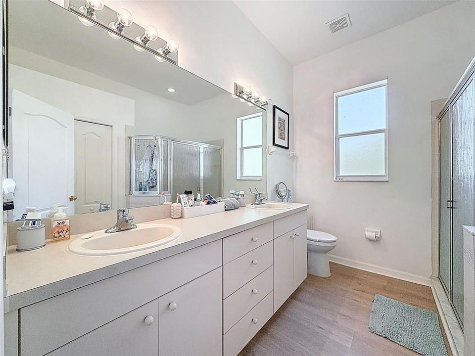 Active With Contract: $315,000 (3 beds, 2 baths, 1854 Square Feet)