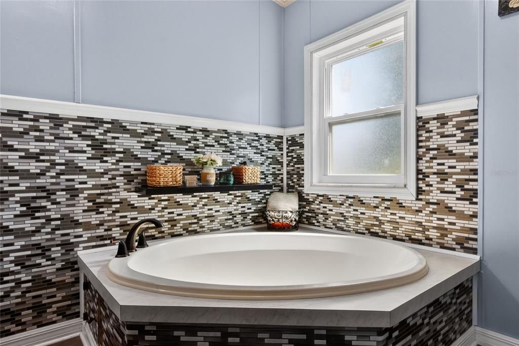 For Sale: $245,000 (3 beds, 2 baths, 1350 Square Feet)