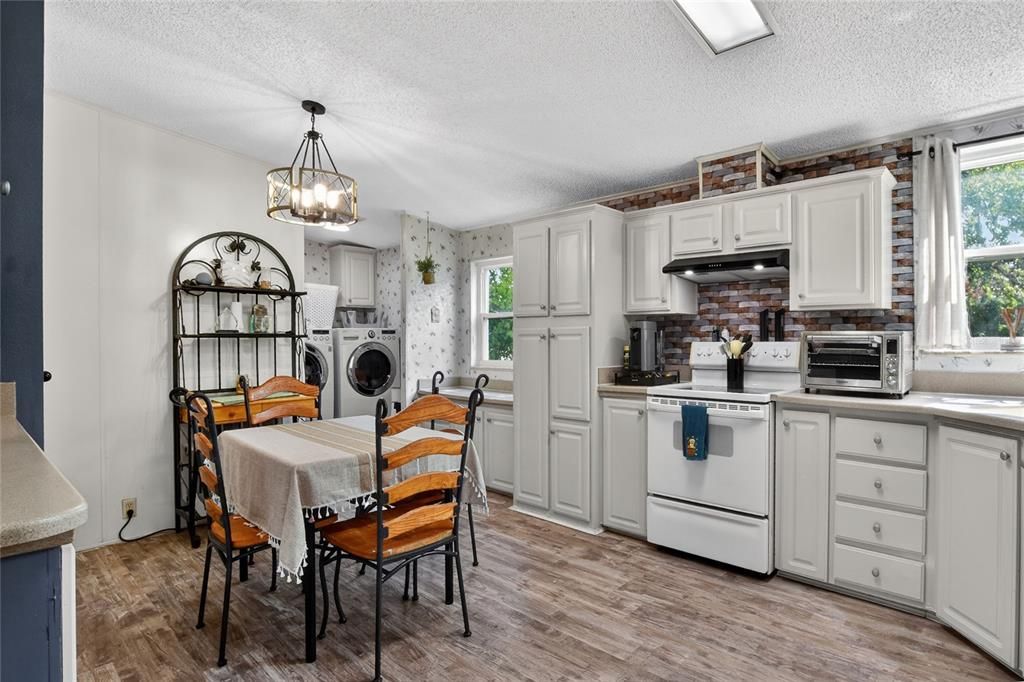 For Sale: $245,000 (3 beds, 2 baths, 1350 Square Feet)