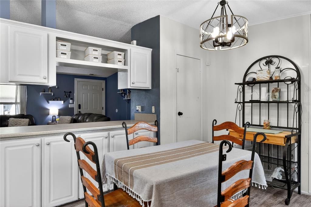 For Sale: $245,000 (3 beds, 2 baths, 1350 Square Feet)