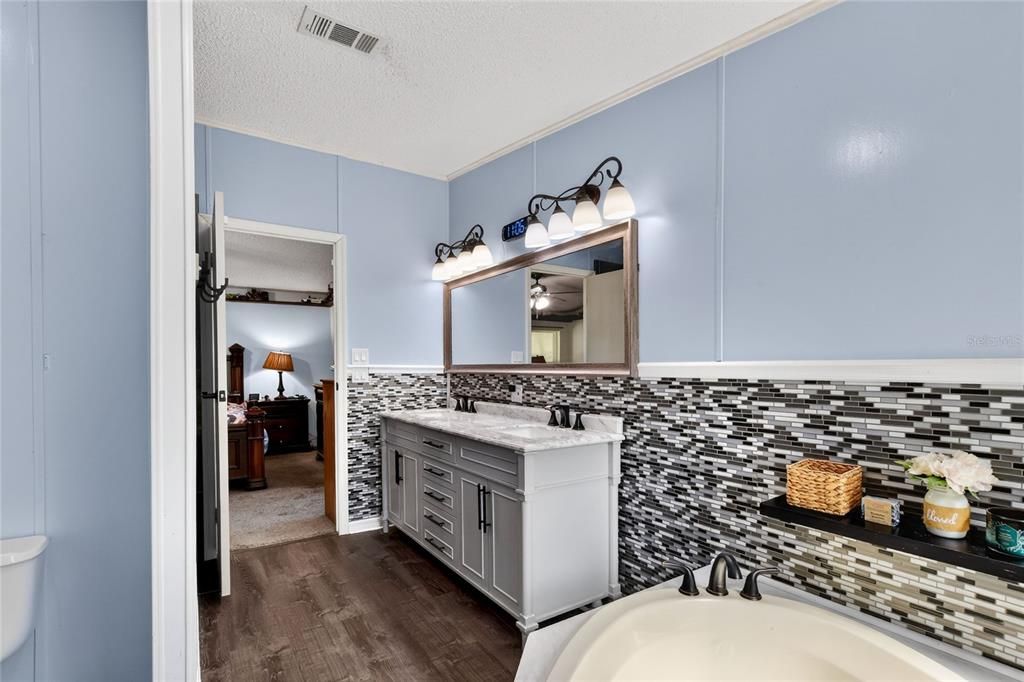 For Sale: $245,000 (3 beds, 2 baths, 1350 Square Feet)