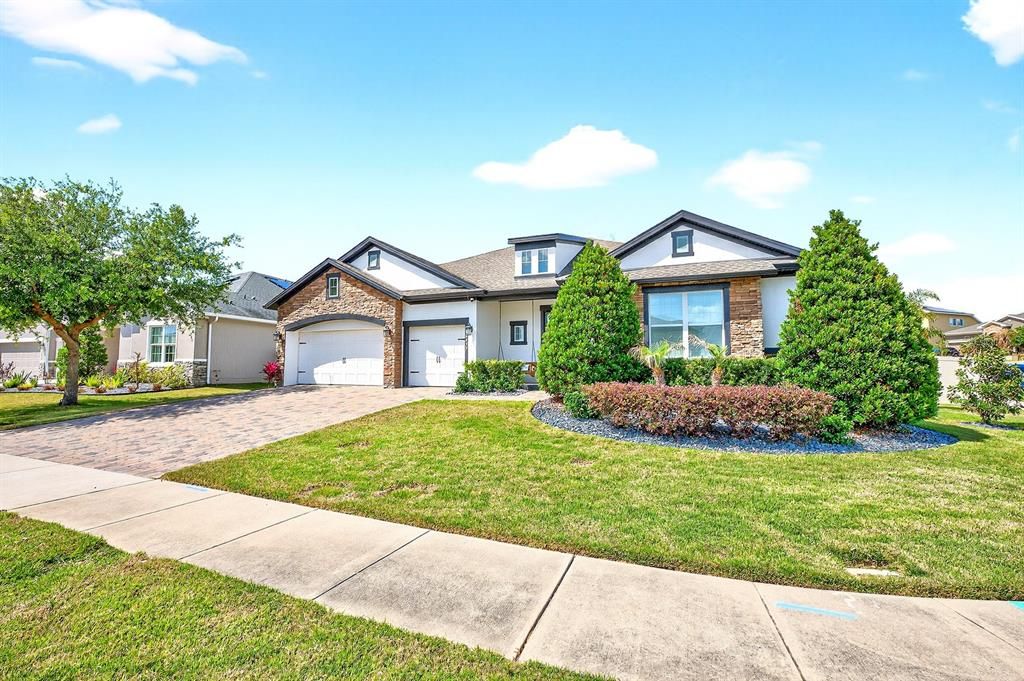 Active With Contract: $925,000 (4 beds, 3 baths, 3163 Square Feet)