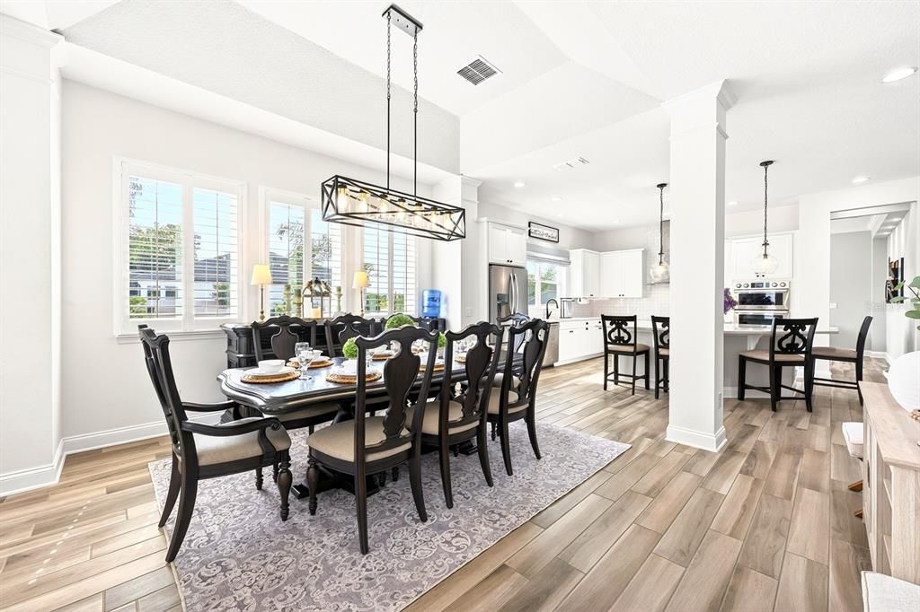 Active With Contract: $925,000 (4 beds, 3 baths, 3163 Square Feet)