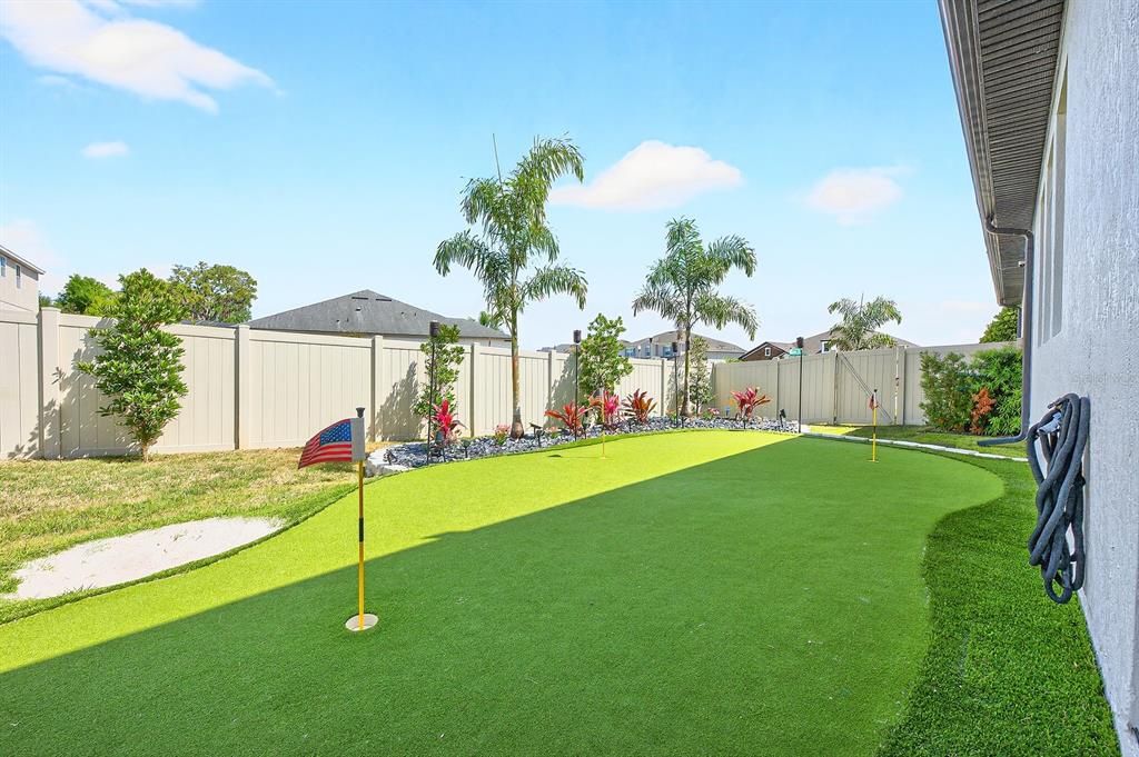 Active With Contract: $925,000 (4 beds, 3 baths, 3163 Square Feet)