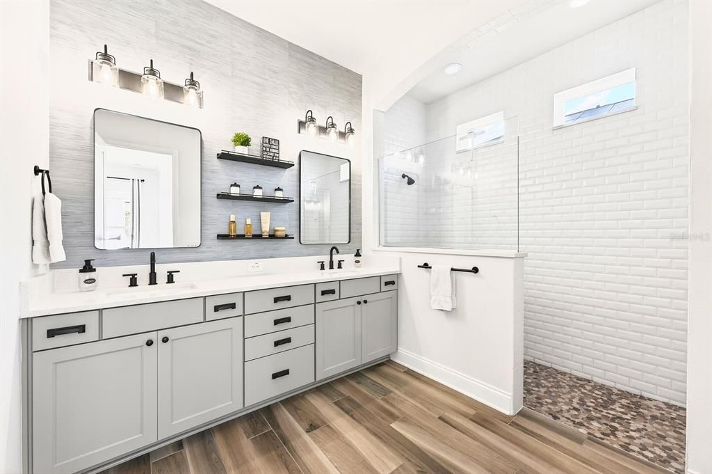 Active With Contract: $925,000 (4 beds, 3 baths, 3163 Square Feet)