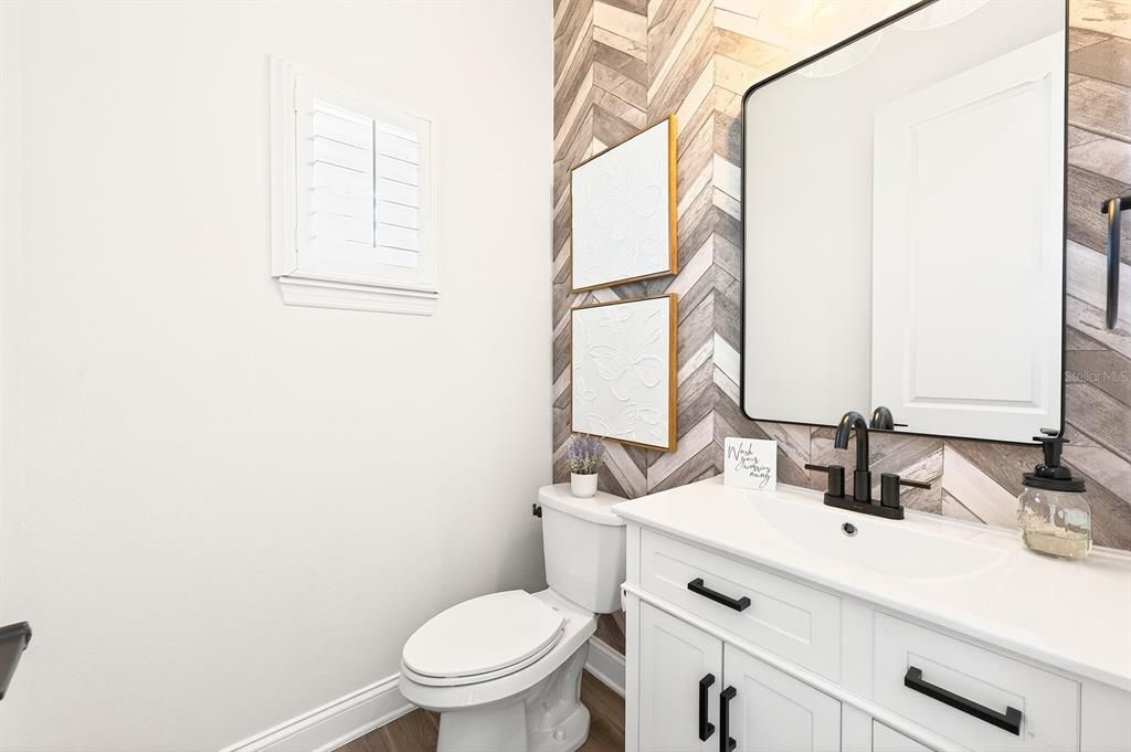 Active With Contract: $925,000 (4 beds, 3 baths, 3163 Square Feet)