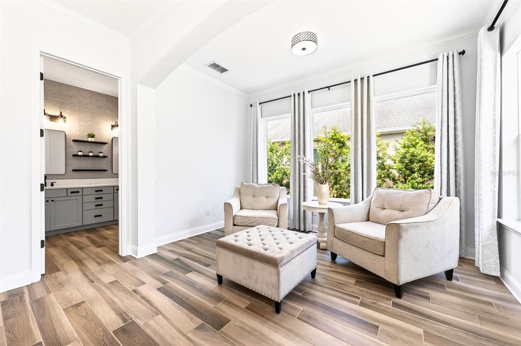 Active With Contract: $925,000 (4 beds, 3 baths, 3163 Square Feet)