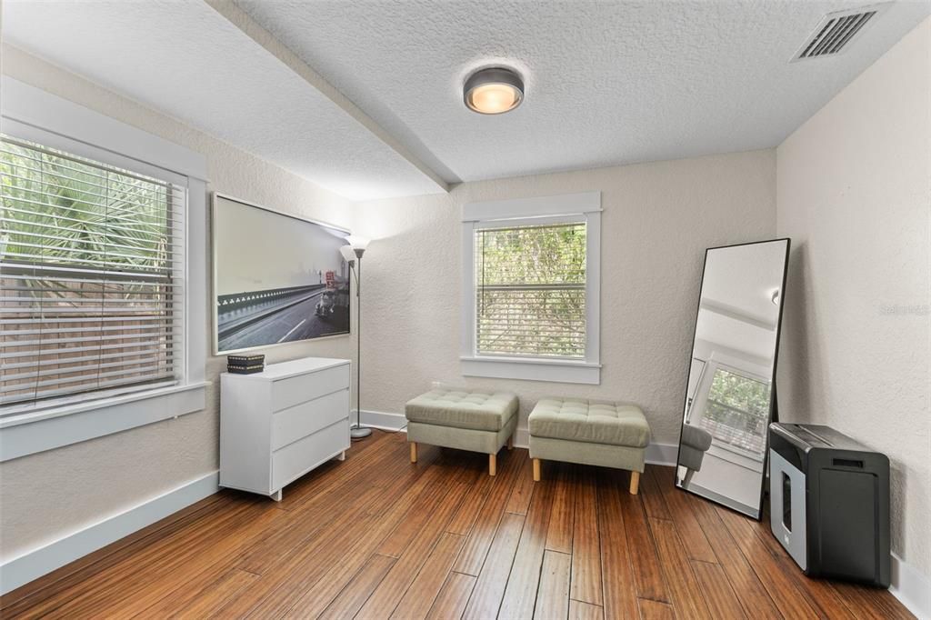 For Sale: $559,000 (2 beds, 1 baths, 1436 Square Feet)