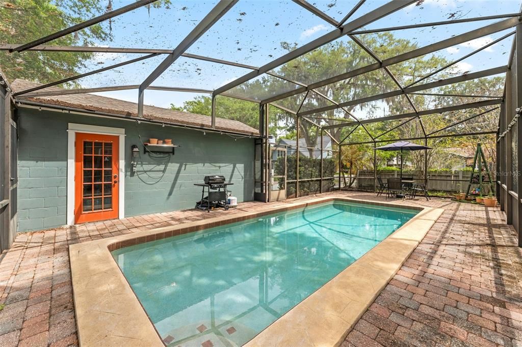 For Sale: $559,000 (2 beds, 1 baths, 1436 Square Feet)