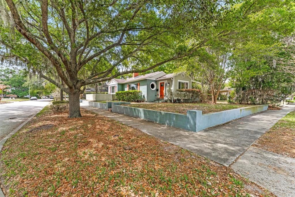 For Sale: $559,000 (2 beds, 1 baths, 1436 Square Feet)