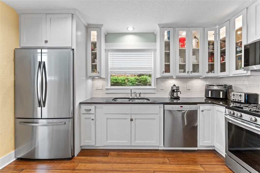 For Sale: $559,000 (2 beds, 1 baths, 1436 Square Feet)