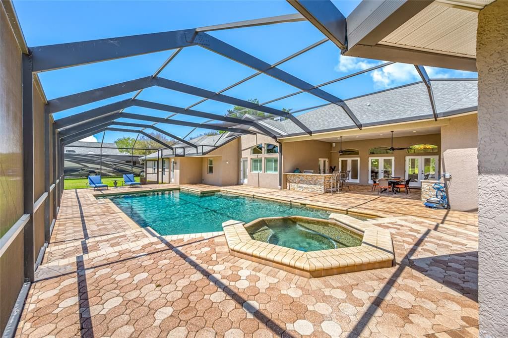 En Venta: $1,650,000 (5 camas, 4 baños, 5564 Pies cuadrados)