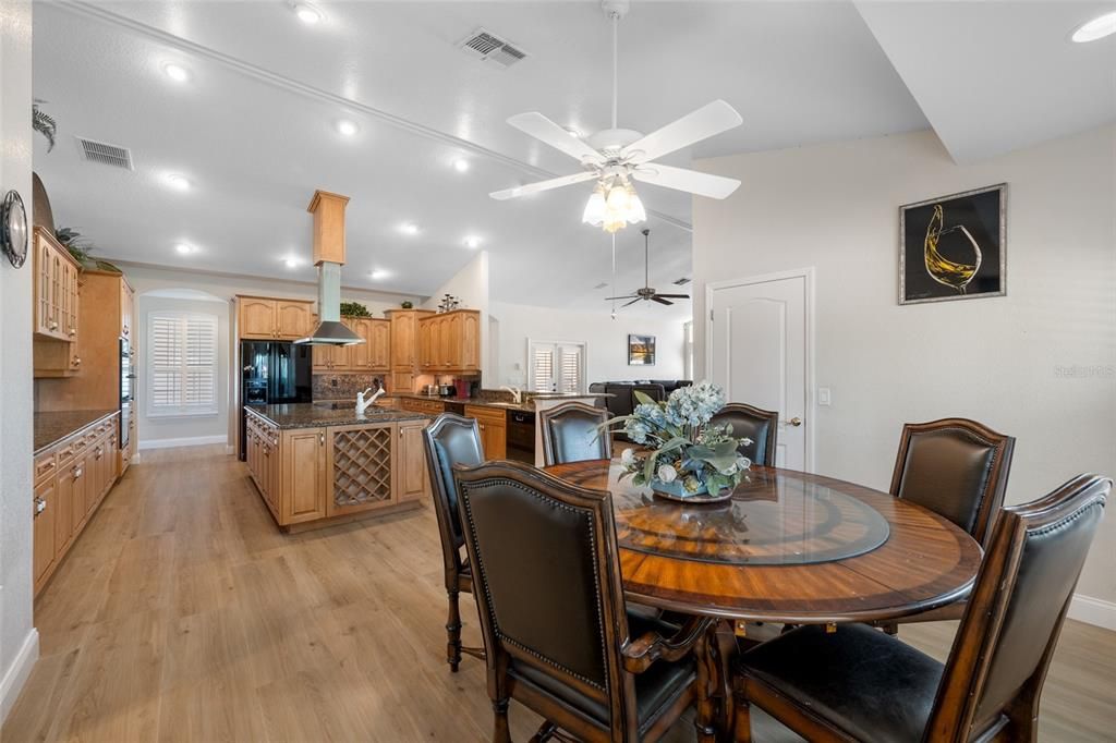 En Venta: $1,650,000 (5 camas, 4 baños, 5564 Pies cuadrados)