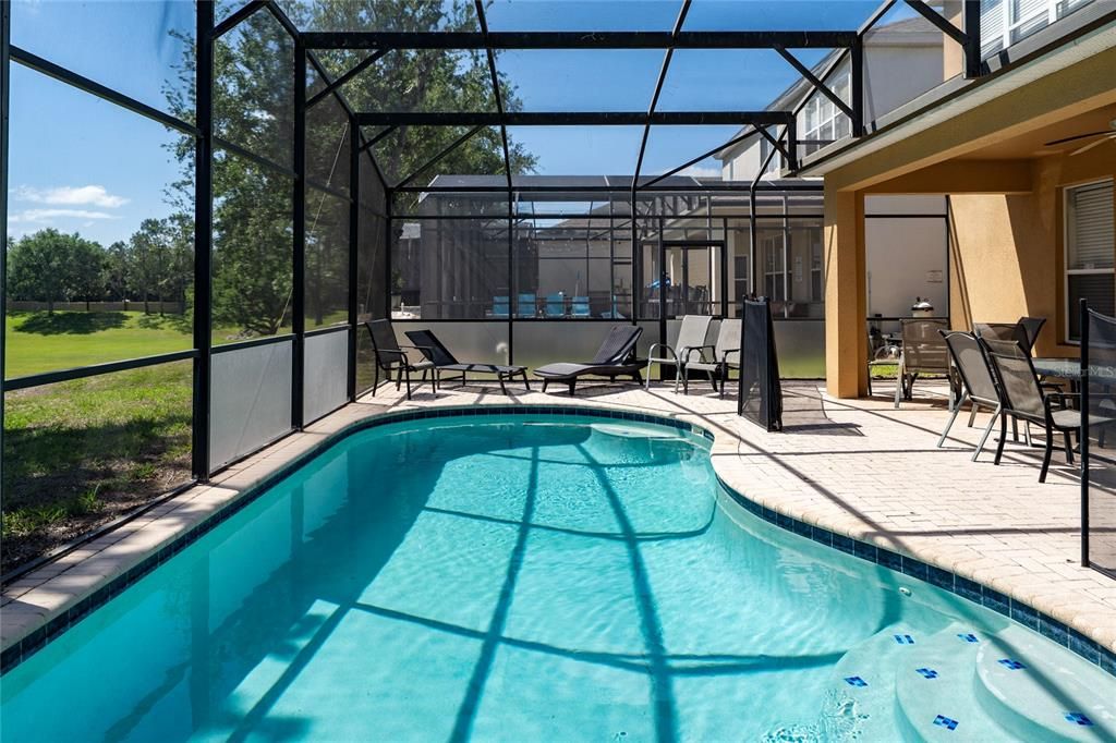 Activo con contrato: $699,000 (6 camas, 4 baños, 2812 Pies cuadrados)