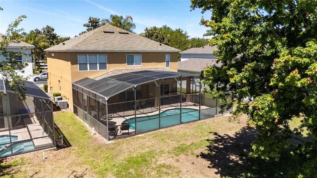 Activo con contrato: $699,000 (6 camas, 4 baños, 2812 Pies cuadrados)