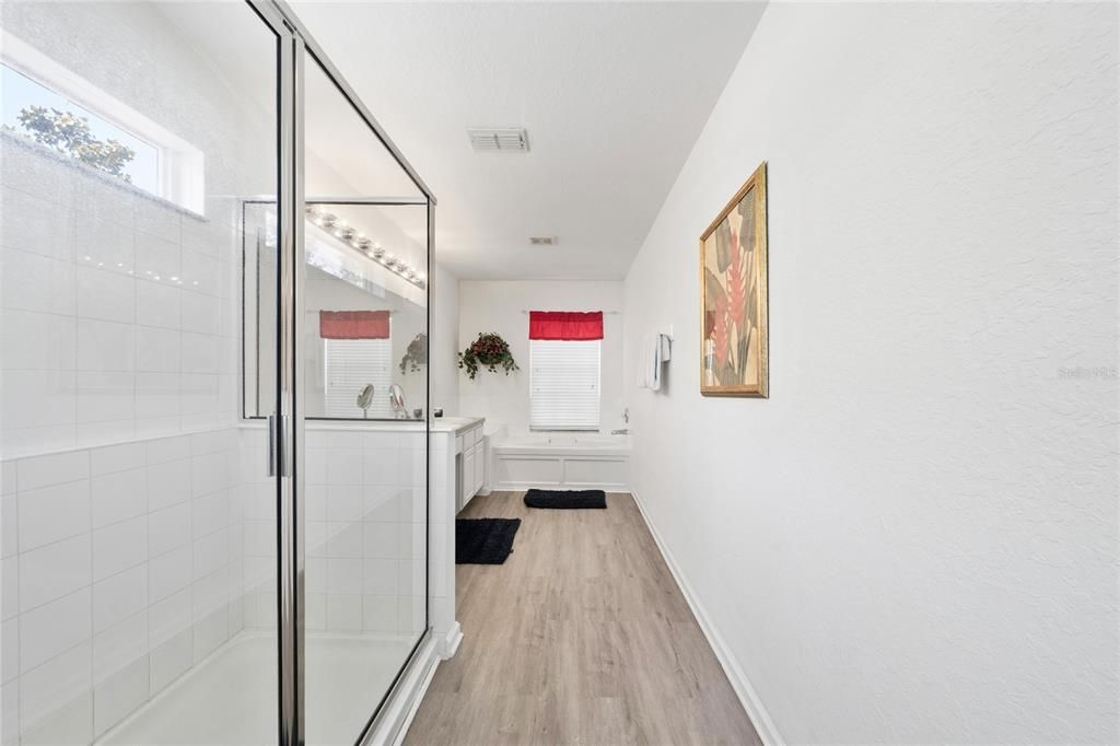 Activo con contrato: $699,000 (6 camas, 4 baños, 2812 Pies cuadrados)