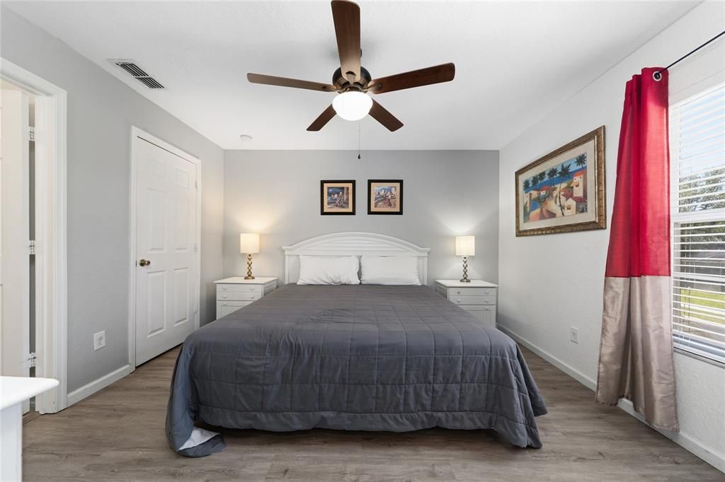 Activo con contrato: $699,000 (6 camas, 4 baños, 2812 Pies cuadrados)