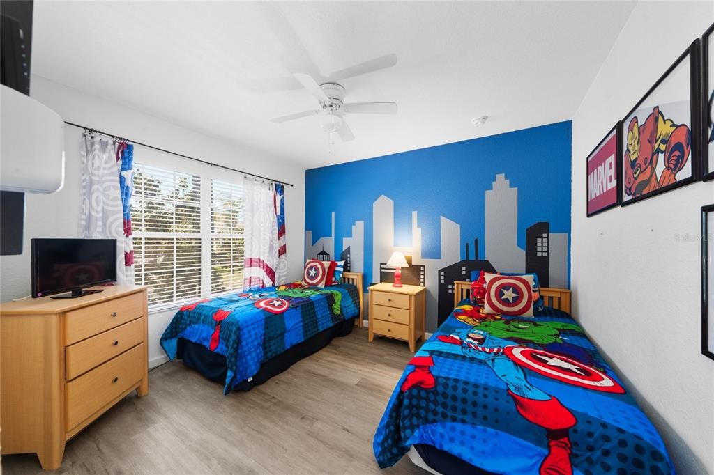 Activo con contrato: $699,000 (6 camas, 4 baños, 2812 Pies cuadrados)