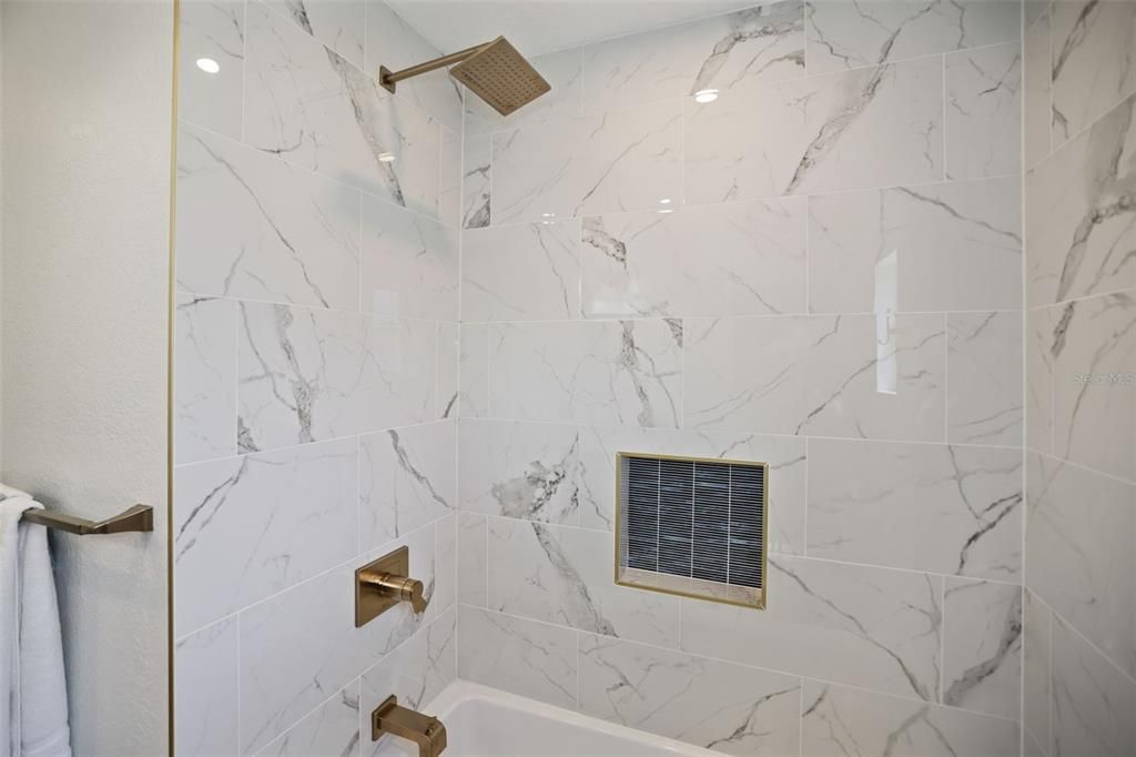 En Venta: $775,000 (3 camas, 2 baños, 2280 Pies cuadrados)