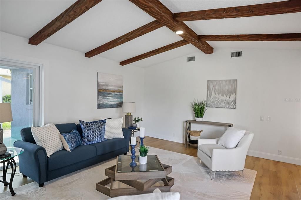 En Venta: $775,000 (3 camas, 2 baños, 2280 Pies cuadrados)