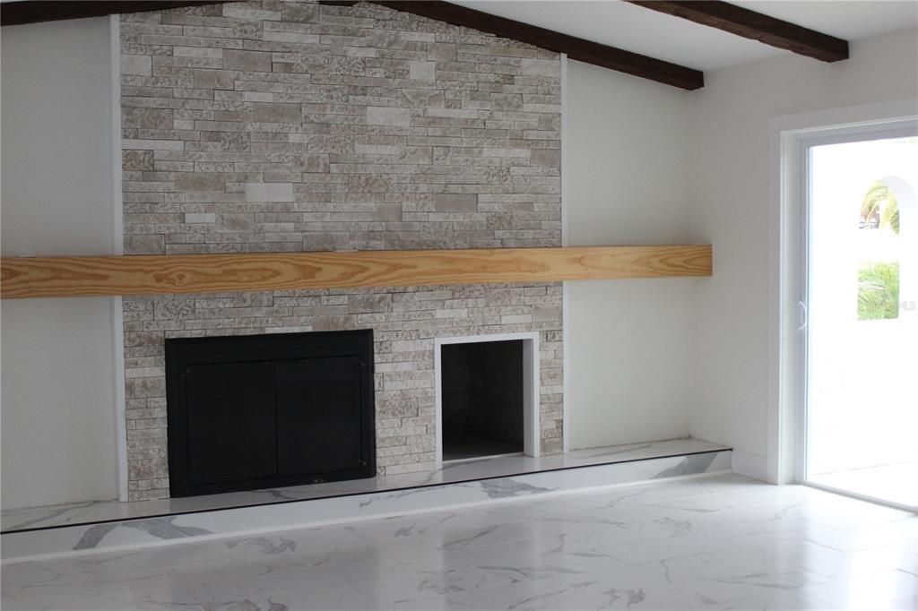 En Venta: $775,000 (3 camas, 2 baños, 2280 Pies cuadrados)