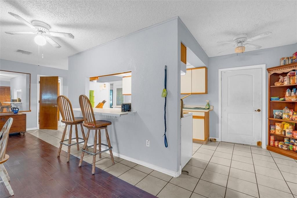 For Sale: $249,000 (3 beds, 1 baths, 2006 Square Feet)