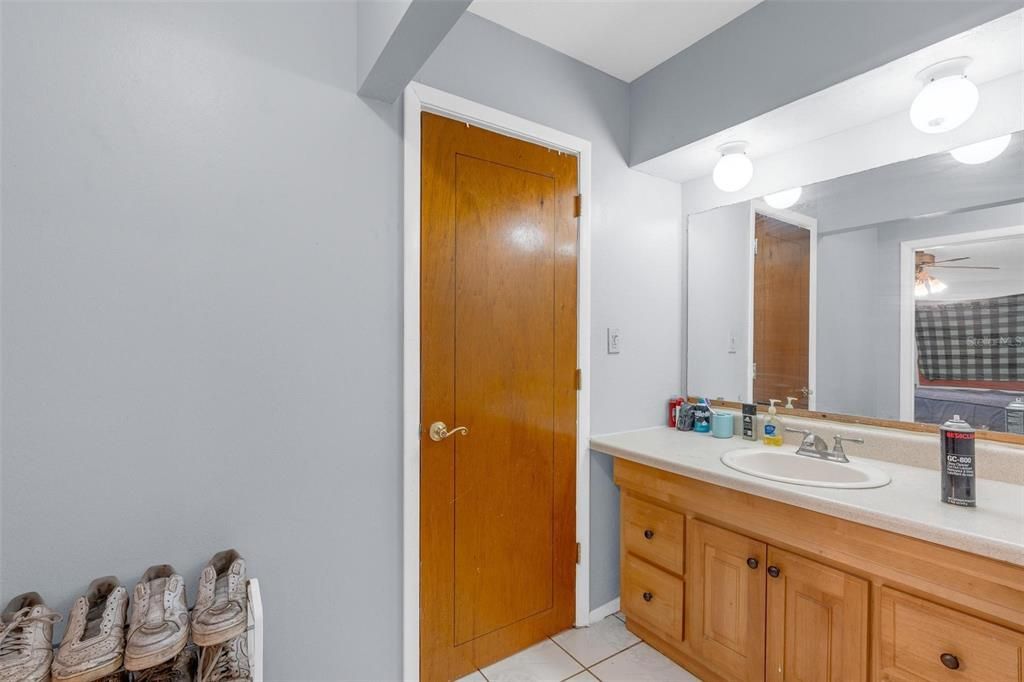 For Sale: $249,000 (3 beds, 1 baths, 2006 Square Feet)