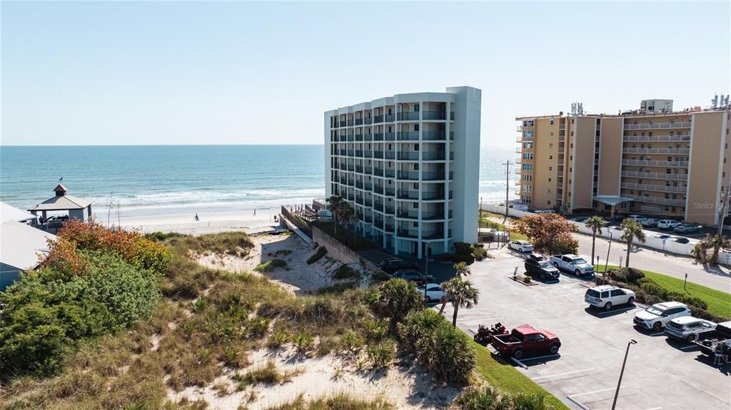 Active With Contract: $305,000 (1 beds, 1 baths, 768 Square Feet)
