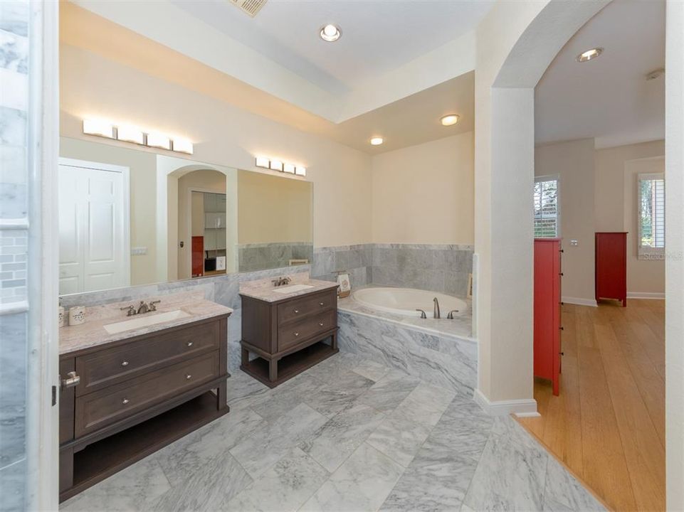 В аренду: $5,900 (3 спален, 3 ванн, 2039 Квадратных фут)