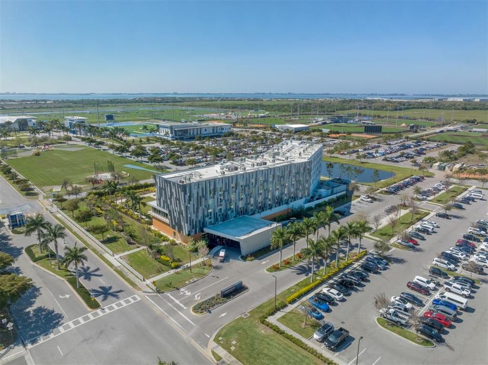 В аренду: $5,900 (3 спален, 3 ванн, 2039 Квадратных фут)