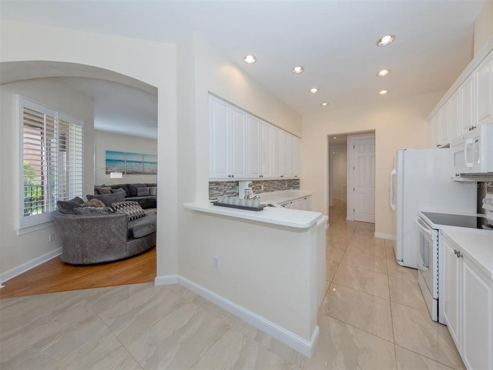 В аренду: $5,900 (3 спален, 3 ванн, 2039 Квадратных фут)