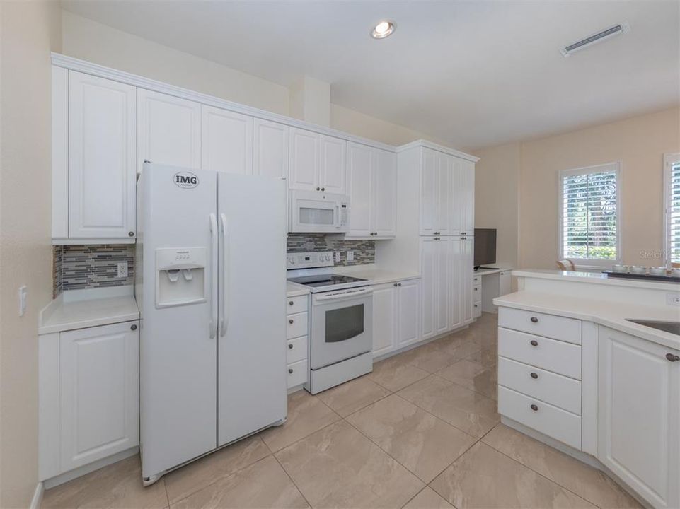 В аренду: $5,900 (3 спален, 3 ванн, 2039 Квадратных фут)
