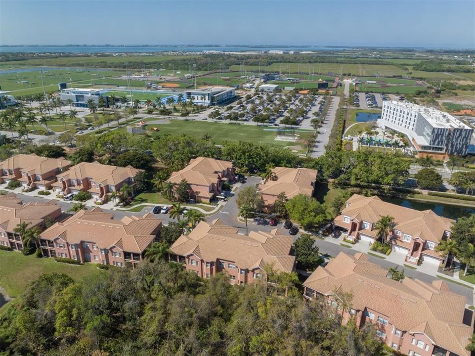 В аренду: $5,900 (3 спален, 3 ванн, 2039 Квадратных фут)