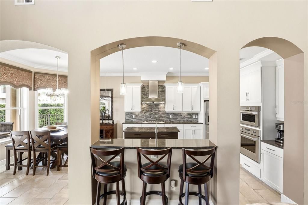 Activo con contrato: $1,595,000 (5 camas, 4 baños, 4294 Pies cuadrados)