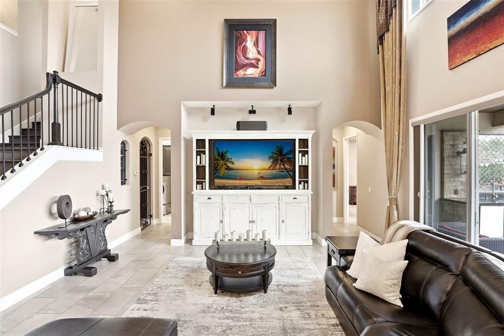 Activo con contrato: $1,595,000 (5 camas, 4 baños, 4294 Pies cuadrados)