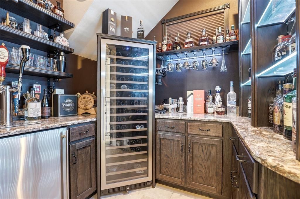 Activo con contrato: $1,595,000 (5 camas, 4 baños, 4294 Pies cuadrados)