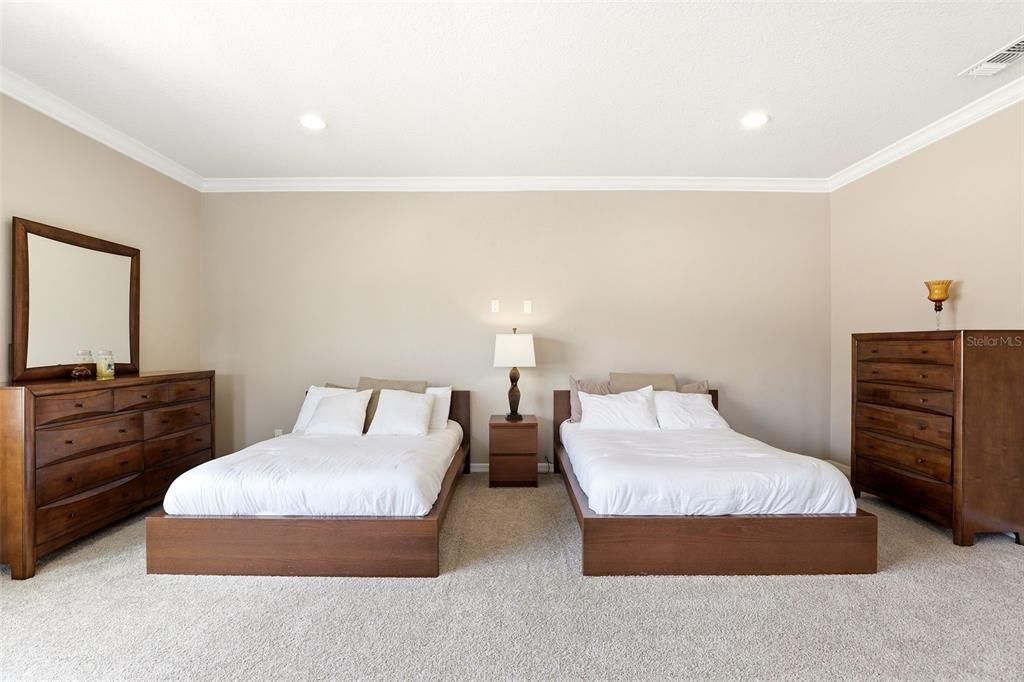 Activo con contrato: $1,595,000 (5 camas, 4 baños, 4294 Pies cuadrados)