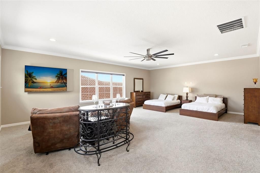 Activo con contrato: $1,595,000 (5 camas, 4 baños, 4294 Pies cuadrados)