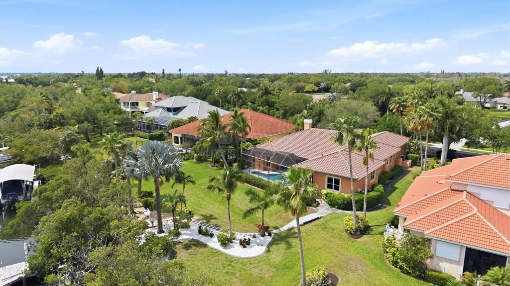 Activo con contrato: $1,690,000 (4 camas, 3 baños, 3414 Pies cuadrados)